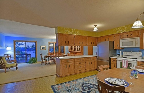 Cormorant House | Experience The Hill House at Turtle Lake with Ocean Views
