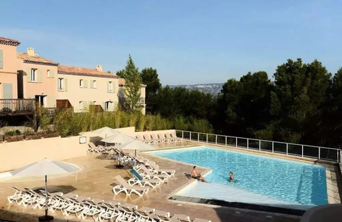 Pont Royal Apartment | Relaxing Retreat at The Hills of Pont Royal in Provence