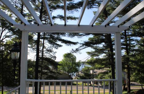 Lake Delton House | Guest Rated 10/10: The Hillside B&B with Breakfast Service