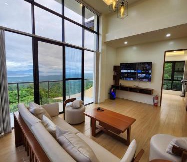 Laurel Villa | The Hillside Villa Tagaytay