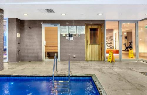 Adelaide Central Business District Apartment | Explore The Hindmarsh: Scenic Hotel with Pool Access