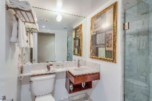 Sutton Place Hotel | Historic Blue Angel Hotel: Family-Friendly Retreat Awaits