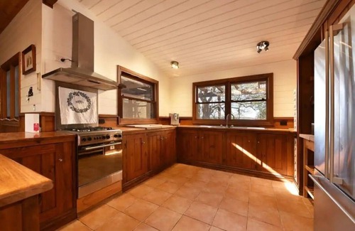 Whittingham House | Explore The Historic Hunter Valley Old School House, Pokolbin