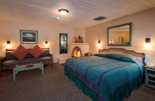 Taos Hotel | Experience Comfort at The Historic Taos Inn, Pet Friendly Stay