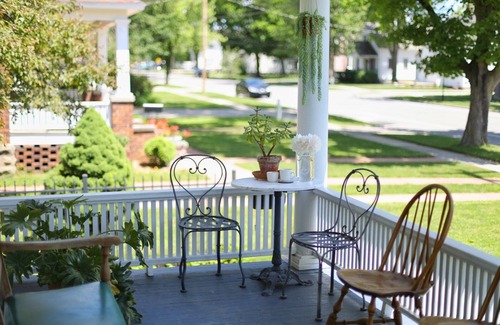 Frankenmuth Apartment | Guest Rated 9.8: Stay at The Historical Franklin House