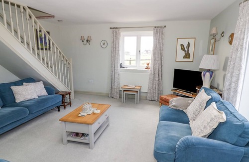 Hay-on-Wye Cottage | THE HIVE, romantic, with a garden in Colwall, Herefordshire
