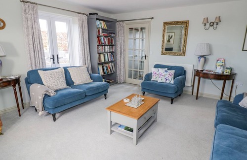 Hay-on-Wye Cottage | THE HIVE, romantic, with a garden in Colwall, Herefordshire