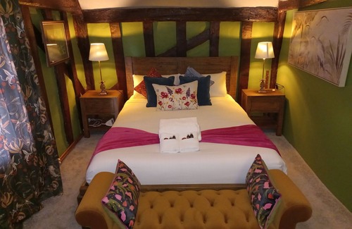 Little Wilbraham Hotel | Discover The Hole In The Wall: Family-Friendly Retreat