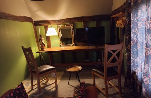 Little Wilbraham Hotel | Discover The Hole In The Wall: Family-Friendly Retreat