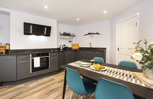York Apartment | Experience The Holgate Hideaway - Guest Rated 9.8/10