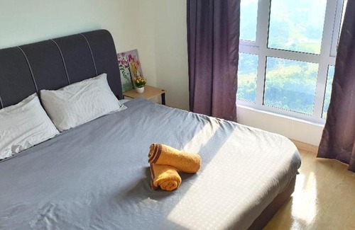 Bandar Tun Razak Apartment | Smart Stays at The Holmes Kl City with Pool & Family Amenities