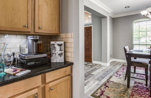 Red Oak House | The home is the perfect space for your Family Vacation/Staycation, or Business.