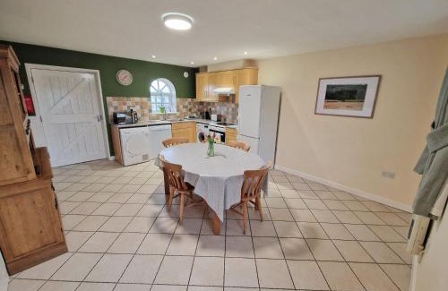Ivinghoe House | Cozy Comforts Await at The Homestead Hotel