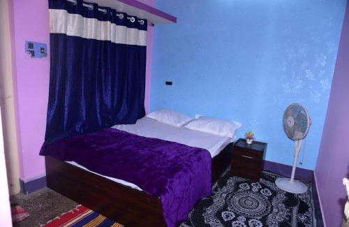 Shrirangapattana House | Welcoming Green Finch Resort: Pet-Friendly with Pool & Hot Tub