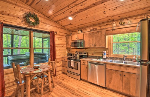 Helen Cabin | Cozy 'The HoneyBee' Cabin with Hot Tub & Pet-Friendly Perks
