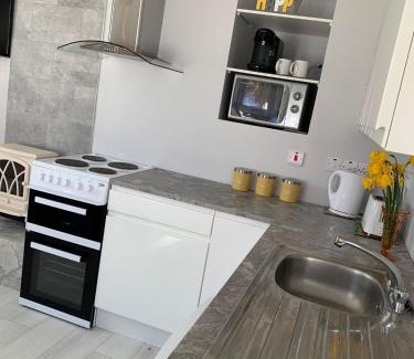 Ballyshannon Apartment | Experience The Honeycomb: Guest Rated 9.2 with Breakfast Included