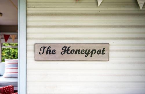 Stuppington House | Family-Friendly Retreat at The HoneyPot - Rated 8.5/10