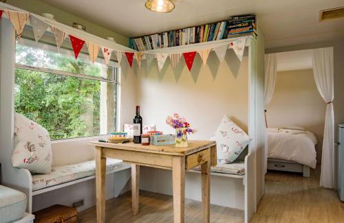 Stuppington House | Family-Friendly Retreat at The HoneyPot - Rated 8.5/10