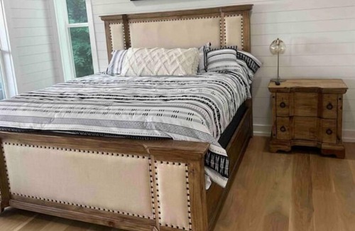 Silver Point House | Top-Rated Hoot Home: Spa, Hot Tub & Family-Friendly Stay