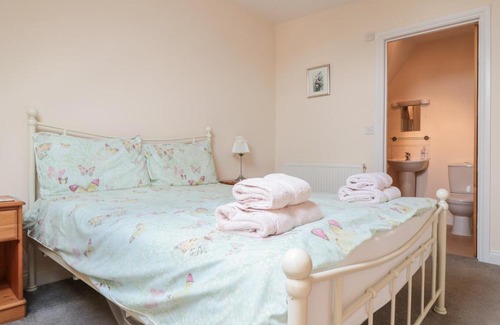 Tenbury Wells House | Pet-Friendly Retreat at The Hop Kiln, Tenbury Wells