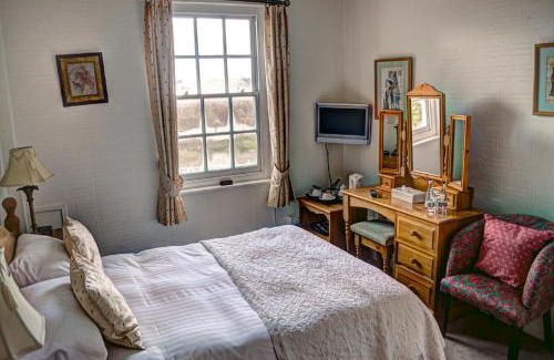 Rye Hotel | Discover The Hope Anchor: Family-Friendly Dining & Comfort