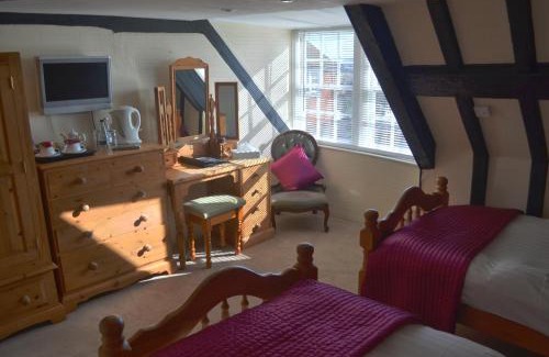 Rye Hotel | Discover The Hope Anchor: Family-Friendly Dining & Comfort