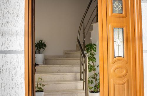 Berat Hotel | The Horizon