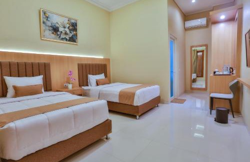 Pacitan Hotel | Discover The Horizontal Hotel Pacitan with Pool & Breakfast
