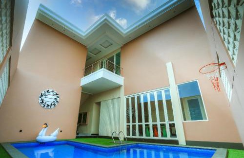 Pacitan Hotel | Discover The Horizontal Hotel Pacitan with Pool & Breakfast