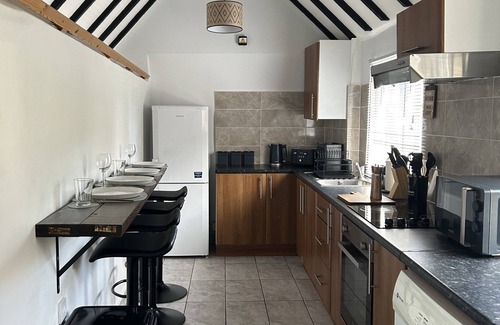 Chichester House | The Hornet in Chichester. Travel, Business, Family