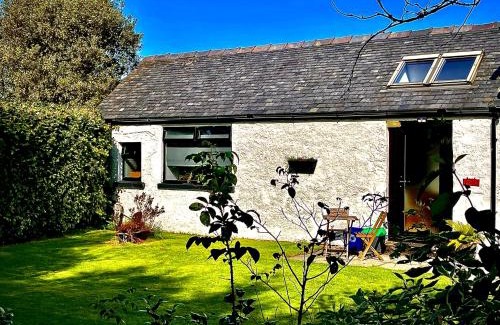 Kilmichael Glassary Apartment | Discover The Horseshoe: Family-Friendly 4-Star Retreat