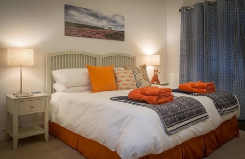Levisham Hotel | Experience The Horseshoe Inn: Guest Rated 10/10 with Kitchen