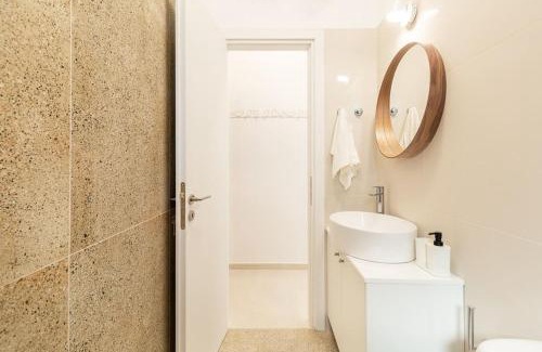 Neo Psychiko Apartment | Experience The HostMaster Aethereal Style - 4-Star & Pet Friendly