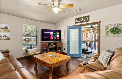 Canyon Lake House | Relax at the Hot Tub Farmhouse: Pet-Friendly Retreat