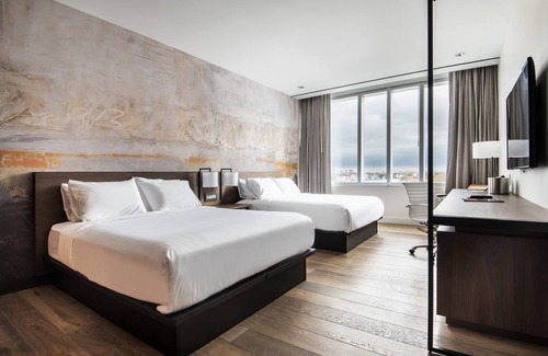 Bucktown Hotel | Relax at The Hotel at Midtown: 4-Star Retreat with Spa & Pool