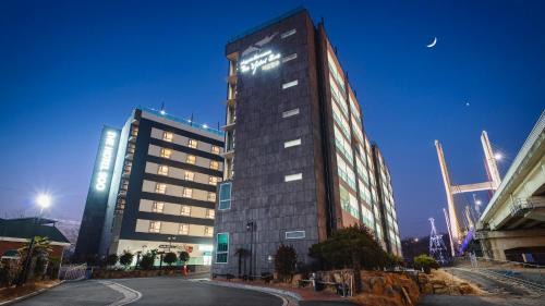 Yeosu Hotel | Discover The Hotel Soo: Oceanfront Paradise for Families