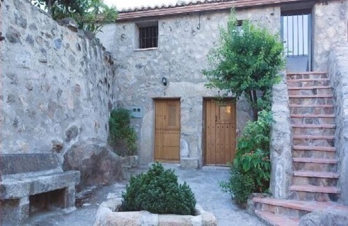 Santa Cruz de la Sierra Cottage | Relax at The House of Luis: Pet-Friendly Oasis for 4