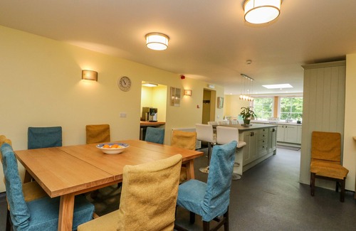 Killin Cottage | Pet-Friendly Retreat with Hot Tub in Killin, Scotland