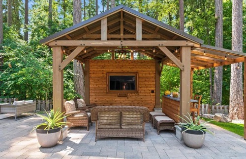 Lake Oswego House | Discover The House at Gery National: Pet & Child Friendly Stay