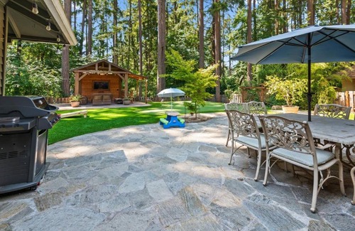 Lake Oswego House | Discover The House at Gery National: Pet & Child Friendly Stay