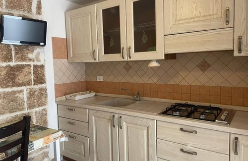 L'Assunta Apartment | Pet-Friendly Retreat at The House by the Sea - Rated 10/10