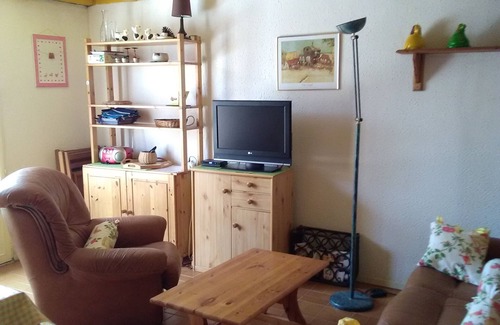 Saint-Gildas-de-Rhuys House | Cozy Garden Retreat Steps from the Sea with Pool Access