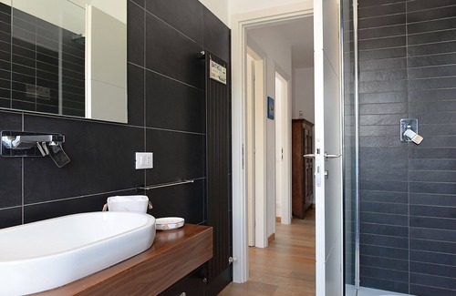 San Terenzo Apartment | Experience The House in the Gulf of Poets with Ocean Views