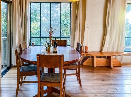 Amirim House | Experience The House in the Oaks: Family & Pet Friendly Retreat