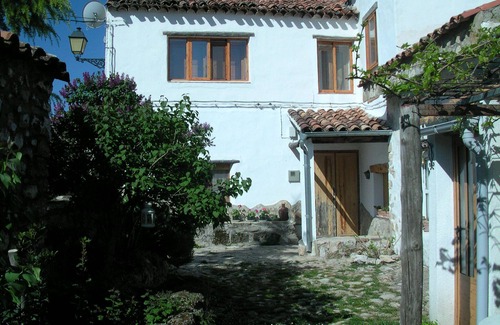 Santiago-Pontones Cottage | Relax at The House of Light: Spa & Family-Friendly Retreat