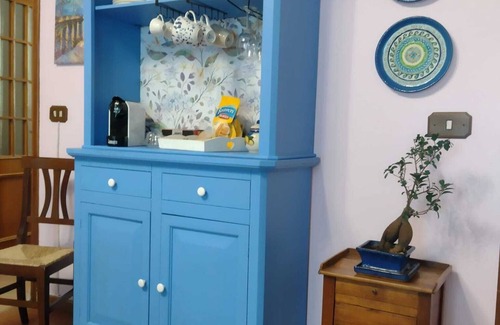 Oltretorrente Apartment | Discover the House of Mì Mà with Free Wi-Fi and Family Comfort
