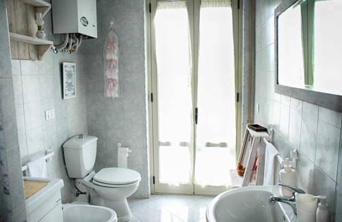 Enna Apartment | Cozy Retreat at The House of Mastro Giovanni with Kitchen