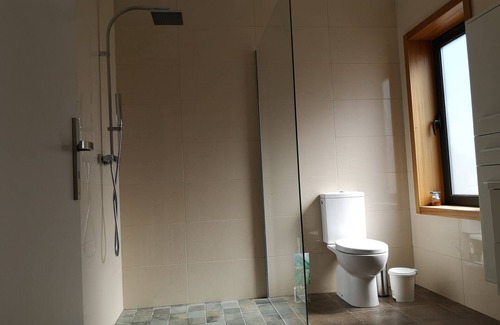 Valenca House | Discover The House of Puddles: Your Budget-Friendly Retreat