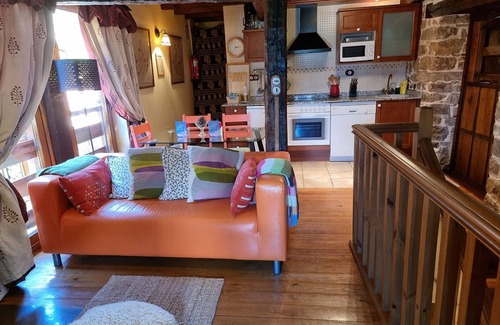 Tudes Cottage | Family-Friendly Getaway at The House of the Chimneys