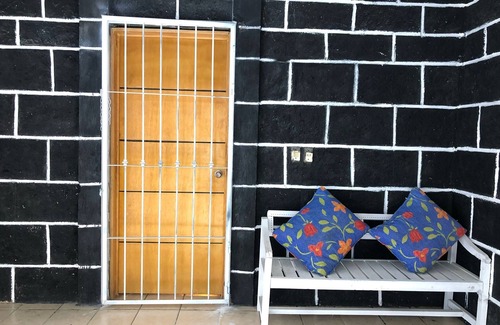 El Pueblito House | Experience Comfort at The House of the Corregidor with Pool